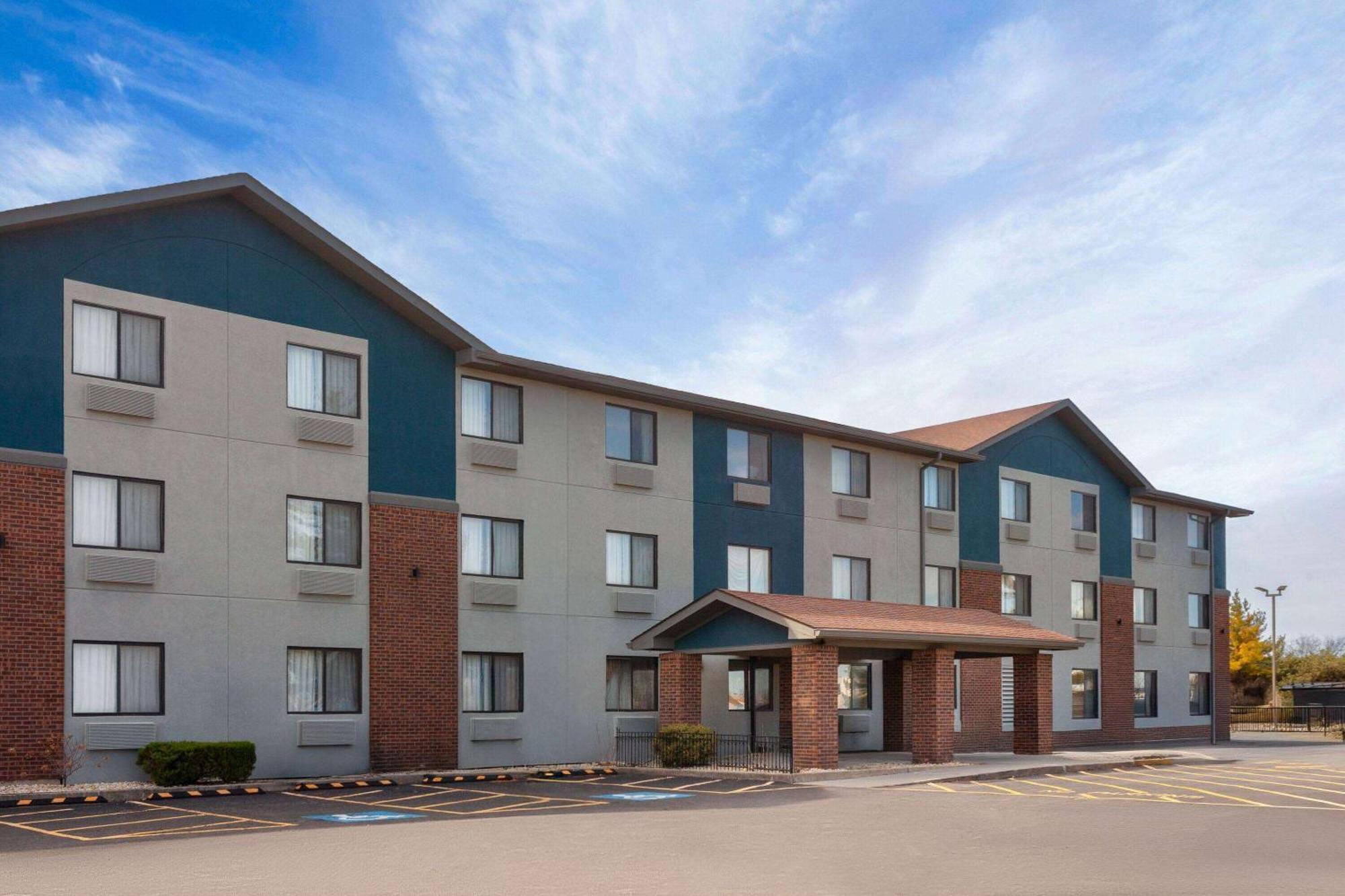 Super 8 By Wyndham Romeoville Bolingbrook Kültér fotó